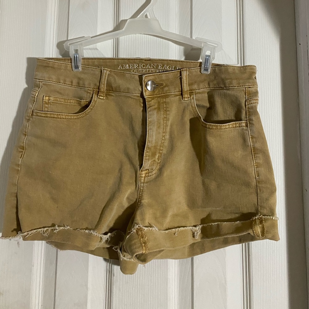 American Eagle brown shorts